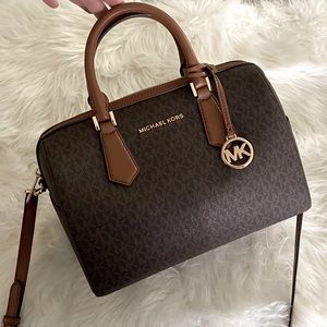 🖤 Michael Kors Large Hayes Duffle Handbag